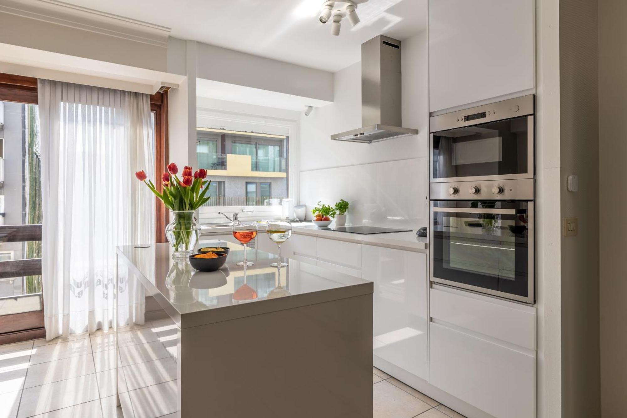 Weloveoostende - Newly Renovated Large Apartment 150M From The Beach - Including Bed Sheets And Final Clea-Ning Exterior foto